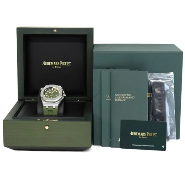Royal Oak Offshore Diver's Watch Ref. 15720ST - 图片 10