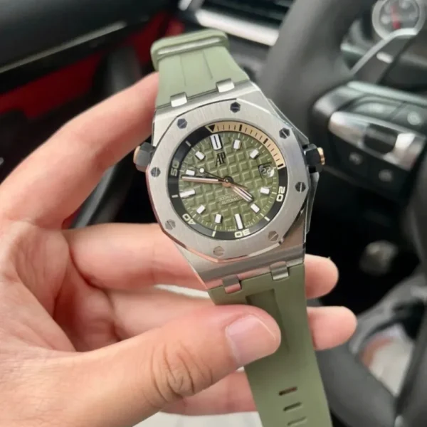 Royal Oak Offshore Diver's Watch Ref. 15720ST - 图片 7