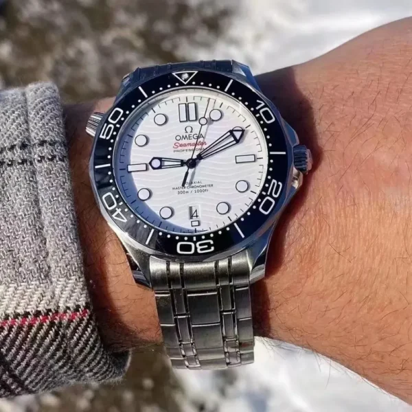 DIVER 300M CO‑AXIAL MASTER CHRONOMETER 42 MM-210.30.42.20.04.001 - 图片 2
